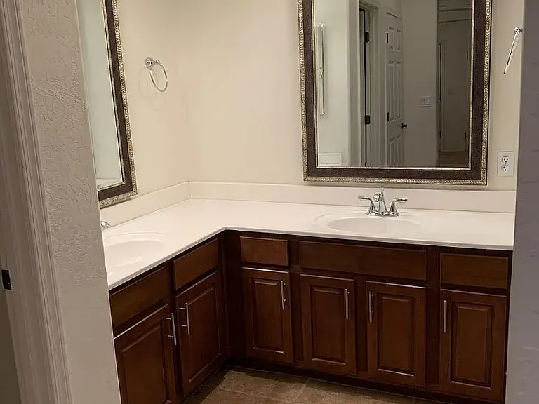 1512 N Cota Ln — Photo 24