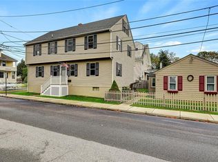 86 Washington St, Bristol, RI 02809