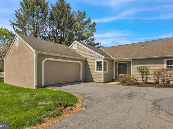 1962 Meadow Ln, Wyomissing, PA 19610