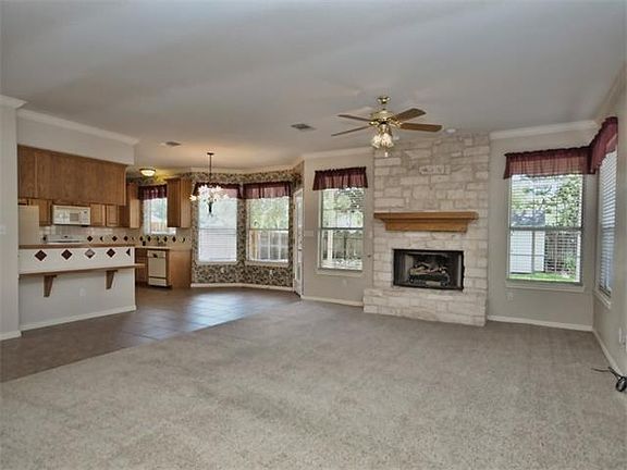 3rd image of 1922 Cedar Bend Dr