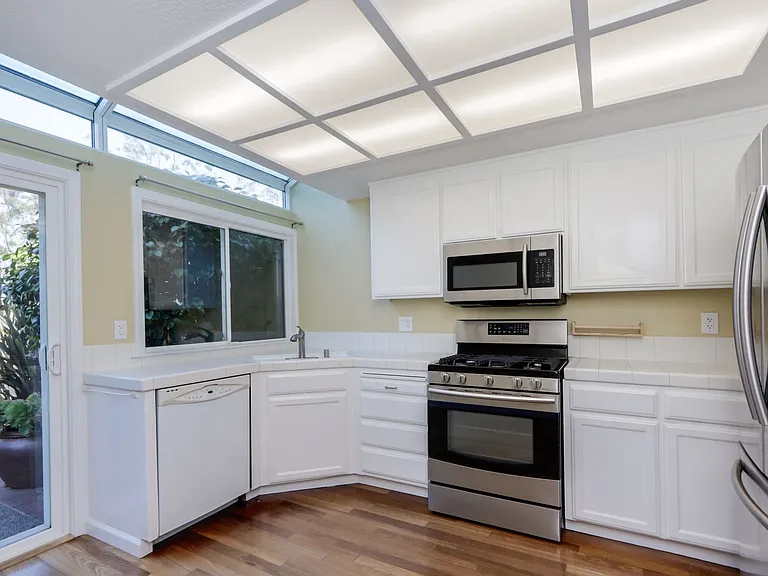 216 Greenview Dr — Photo 15