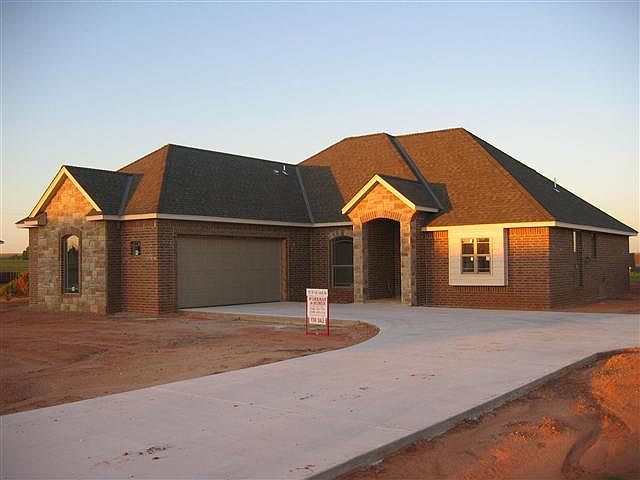 2nd image of 172 NE Lily Lamb Rd