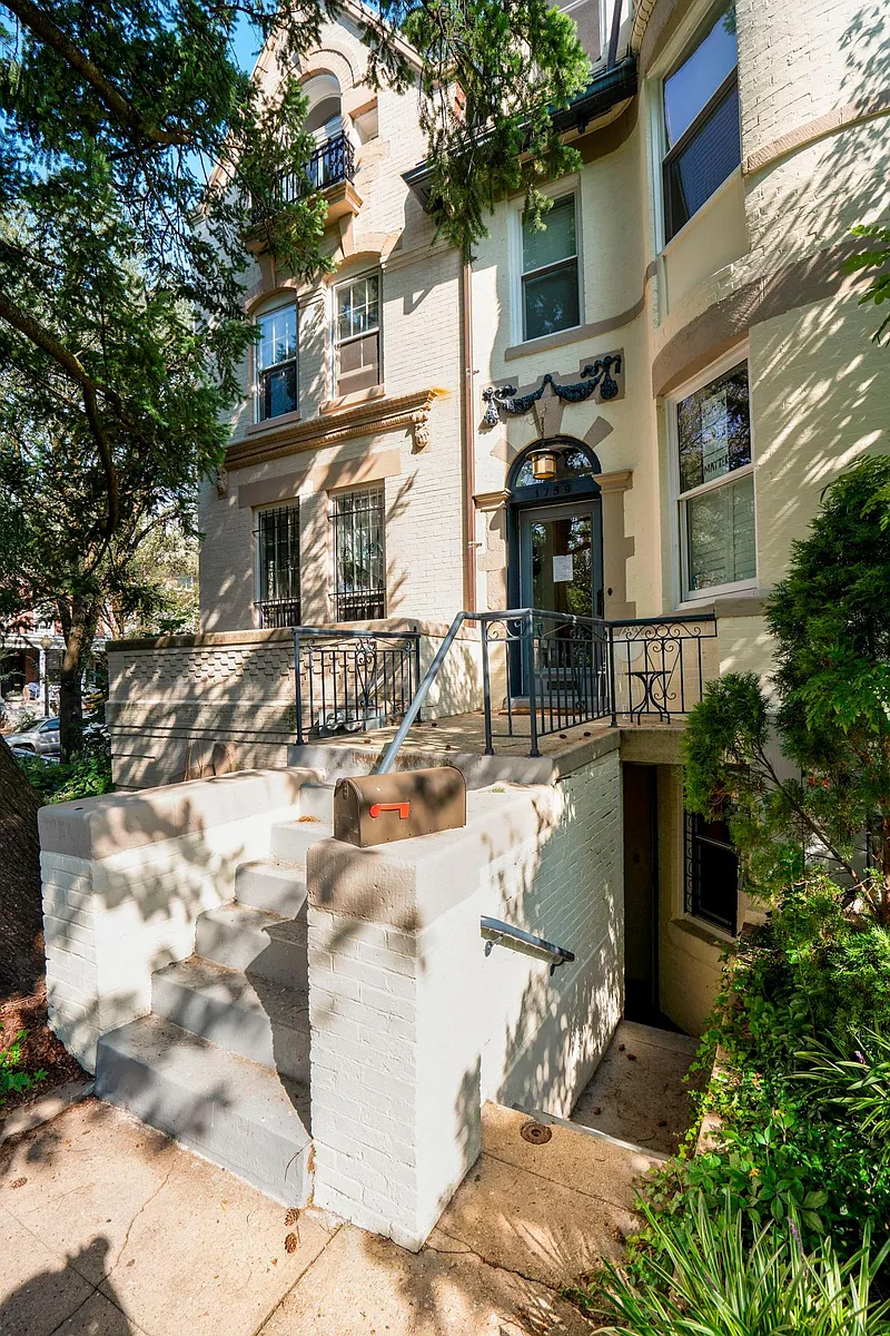 Building Photo - 1759 Lamont St NW #B