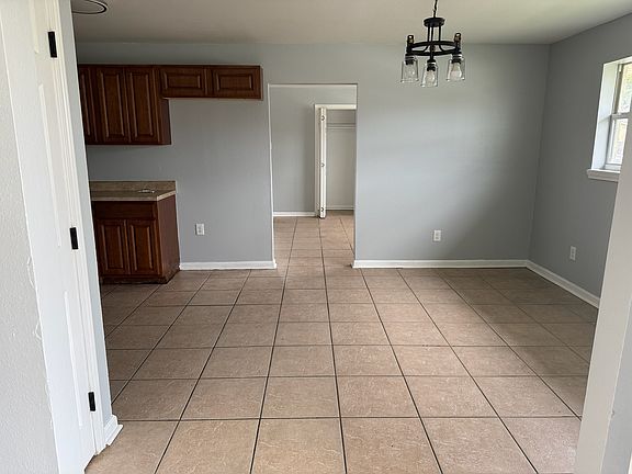 4th image of 2716 Veronica Dr
