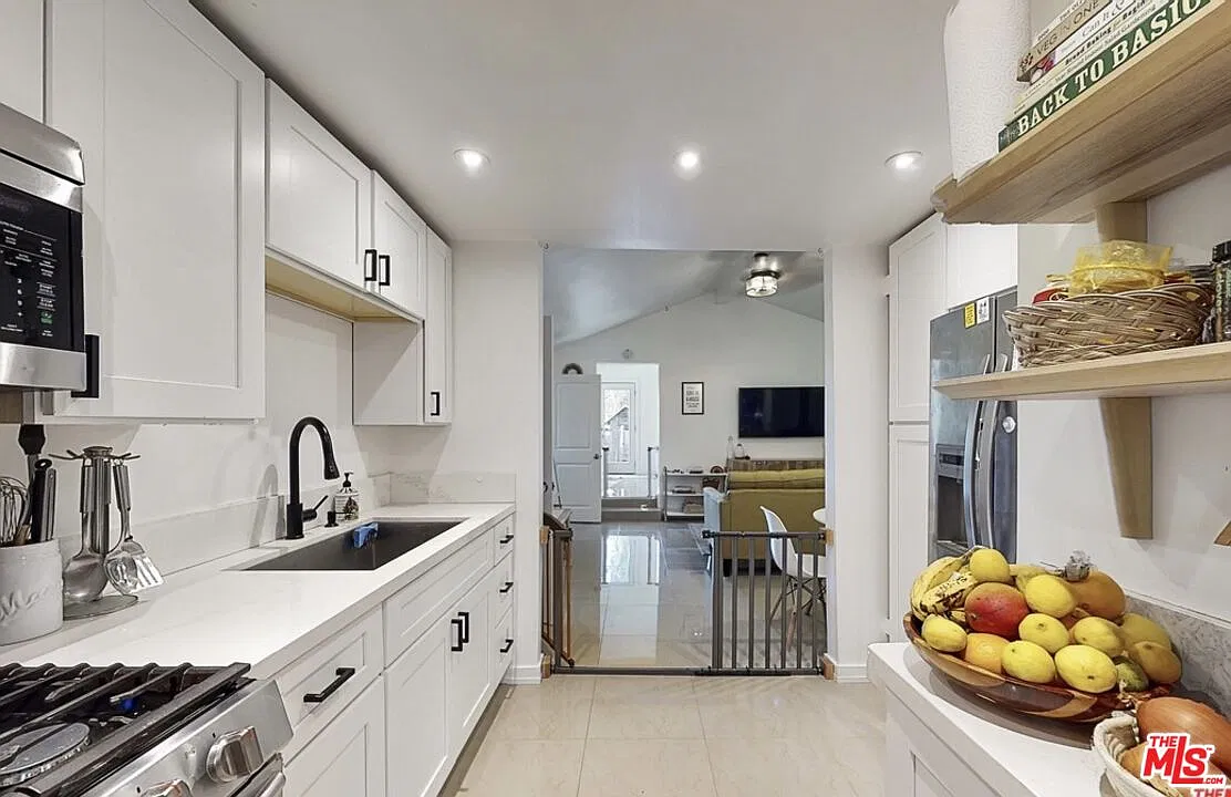 1 bed, 1.0 bath, 805 sqft, $4,800 — Photo 3
