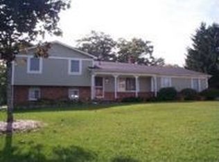 10836 Abbey Dr, Brighton, MI