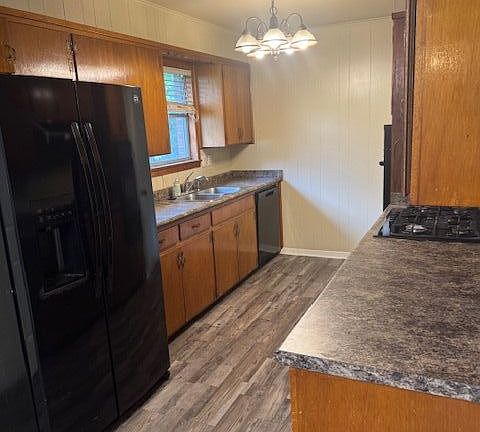 2nd image of 202 Oak St