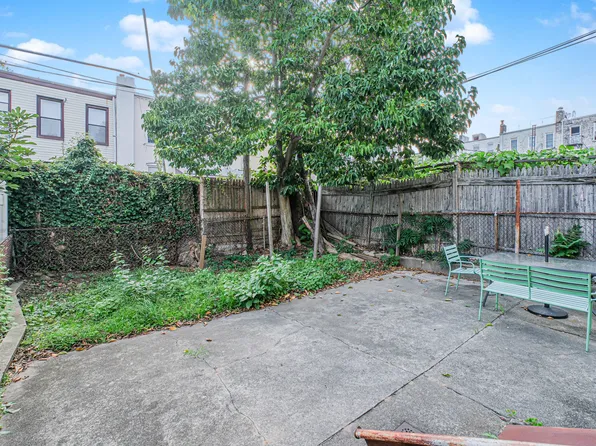 946 Bay Ridge Avenue image 3 of 8