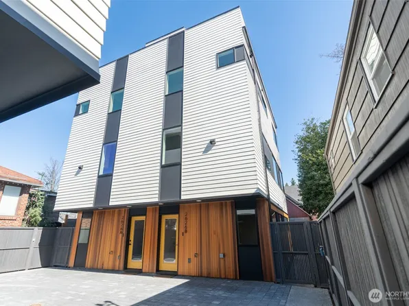 2626 58th Avenue SW #B, Seattle, WA 98116
