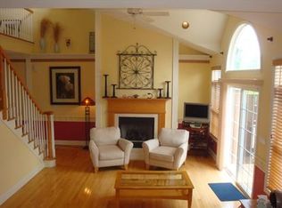 77 Bracken Hill Rd, Hamburg, NJ 07419