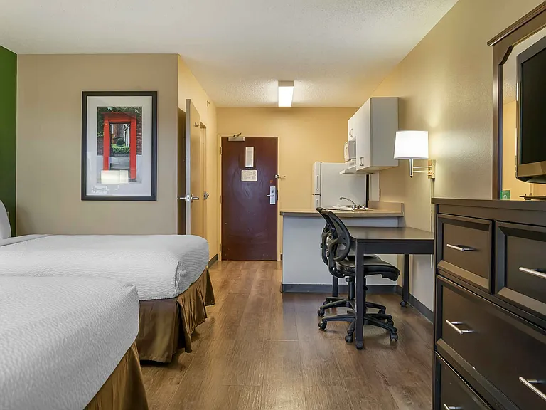 Studio Suite - 2 Full Beds