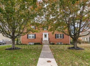 130 S 29th St APT 6, Purcellville, VA