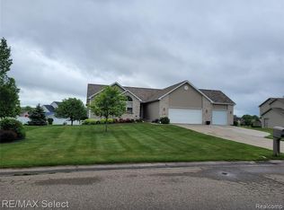 7095 William John Ct, Swartz Creek, MI 48473