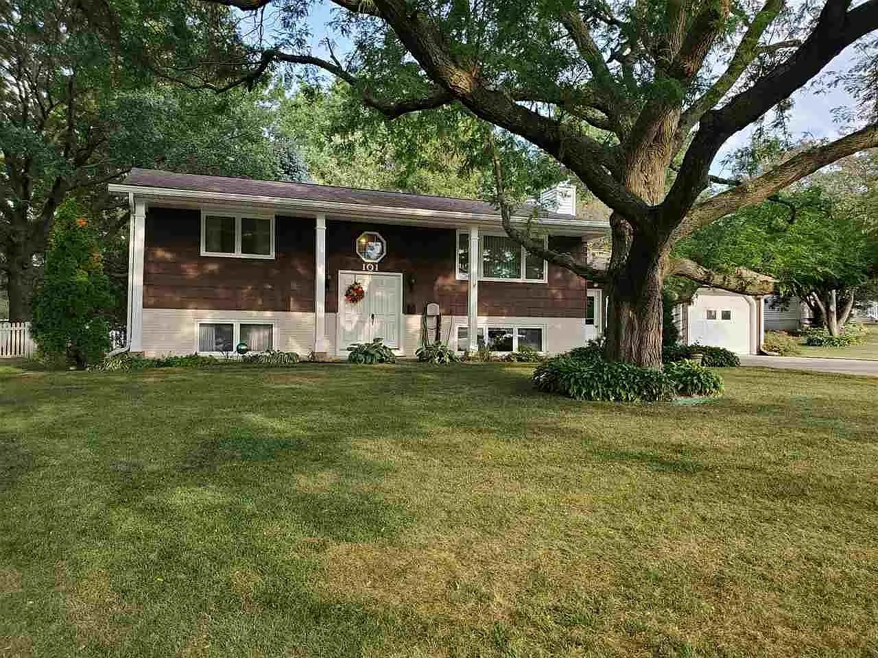 101 Michelle Dr photo 1