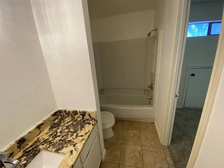 530 Rawls Cir — Photo 7