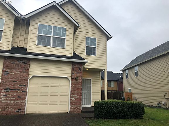 2nd image of 3206 NE 13th Pl