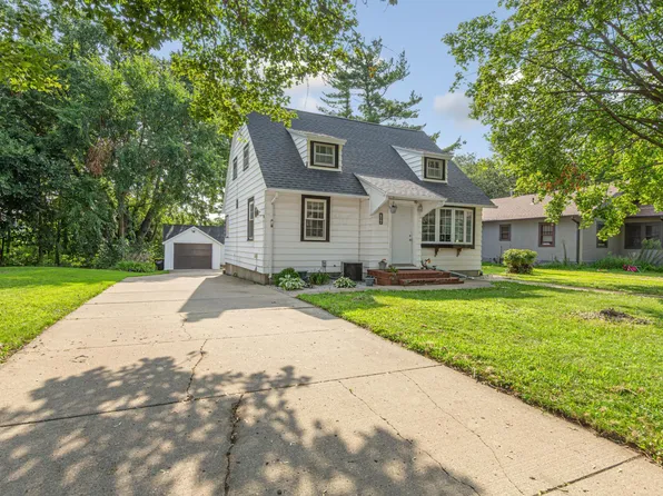206 12th St S, Mountain Lake, MN 56159