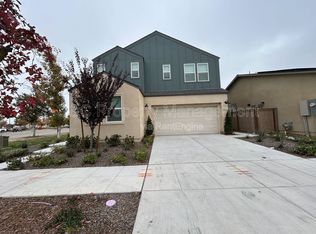 711 Robert Ave, Madera, CA 93636