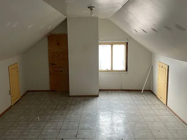 1270 E 58th St, Cleveland, OH 44103