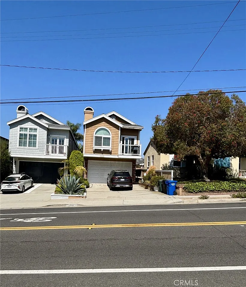 Building Photo - 2044 Prospect Ave