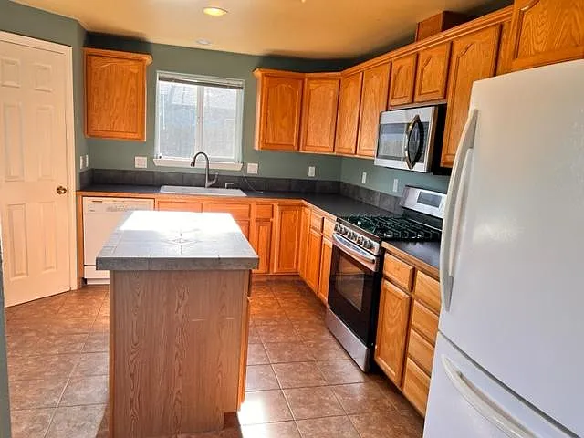 3349 NE Mendenhall Dr — Photo 4