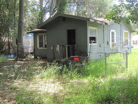 3rd image of 613 Saint Clair St