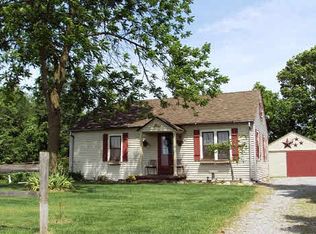 953 S Nine Mile Rd, Kawkawlin, MI 48631