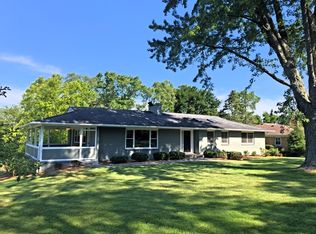 252 E Drury Ln, North Barrington, IL 60010