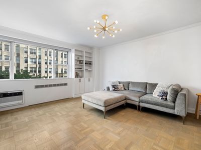 30 W 60th St APT 8L, Manhattan, NY, 10023