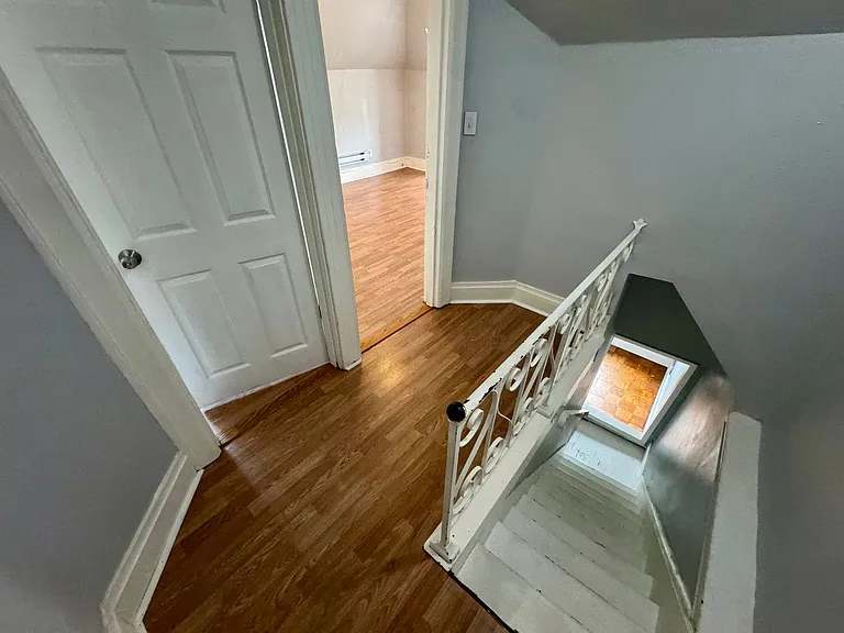 1810 Brownsville Rd — Photo 38
