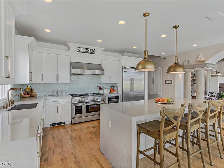 8628 Scarsdale Dr — Photo 15