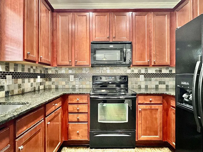 1948 Winpole Ln — Photo 14