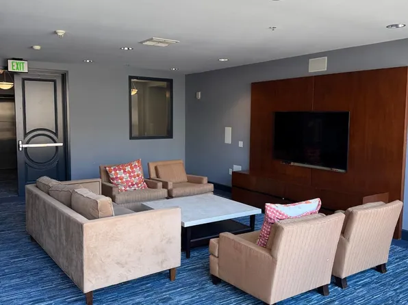 423 7th St Unit 113, Oakland, CA 94607