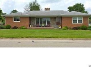 805 Hilltop St, Red Bud, IL