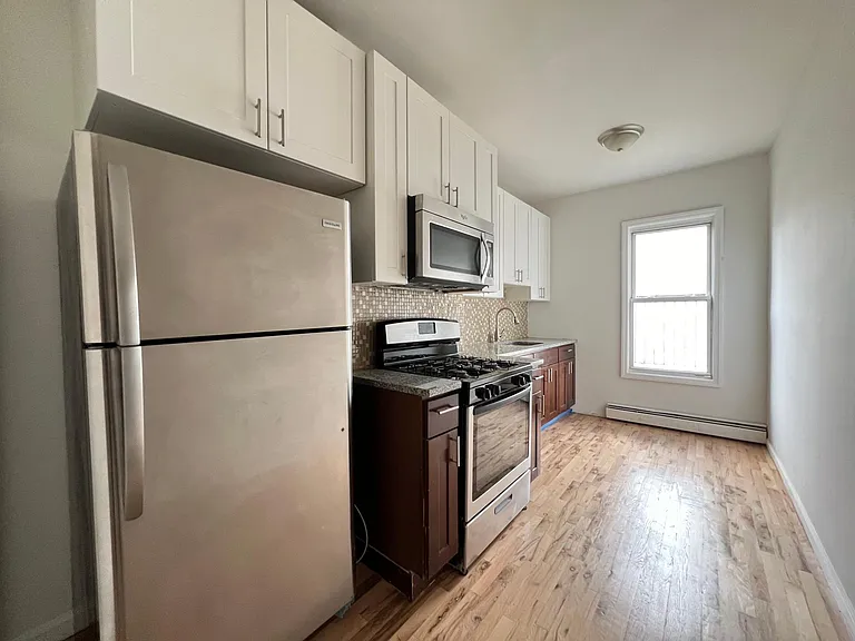 11 Rose Ave #2 — Photo 1