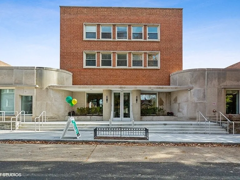 Carver and Slowe Apartments — Photo 44