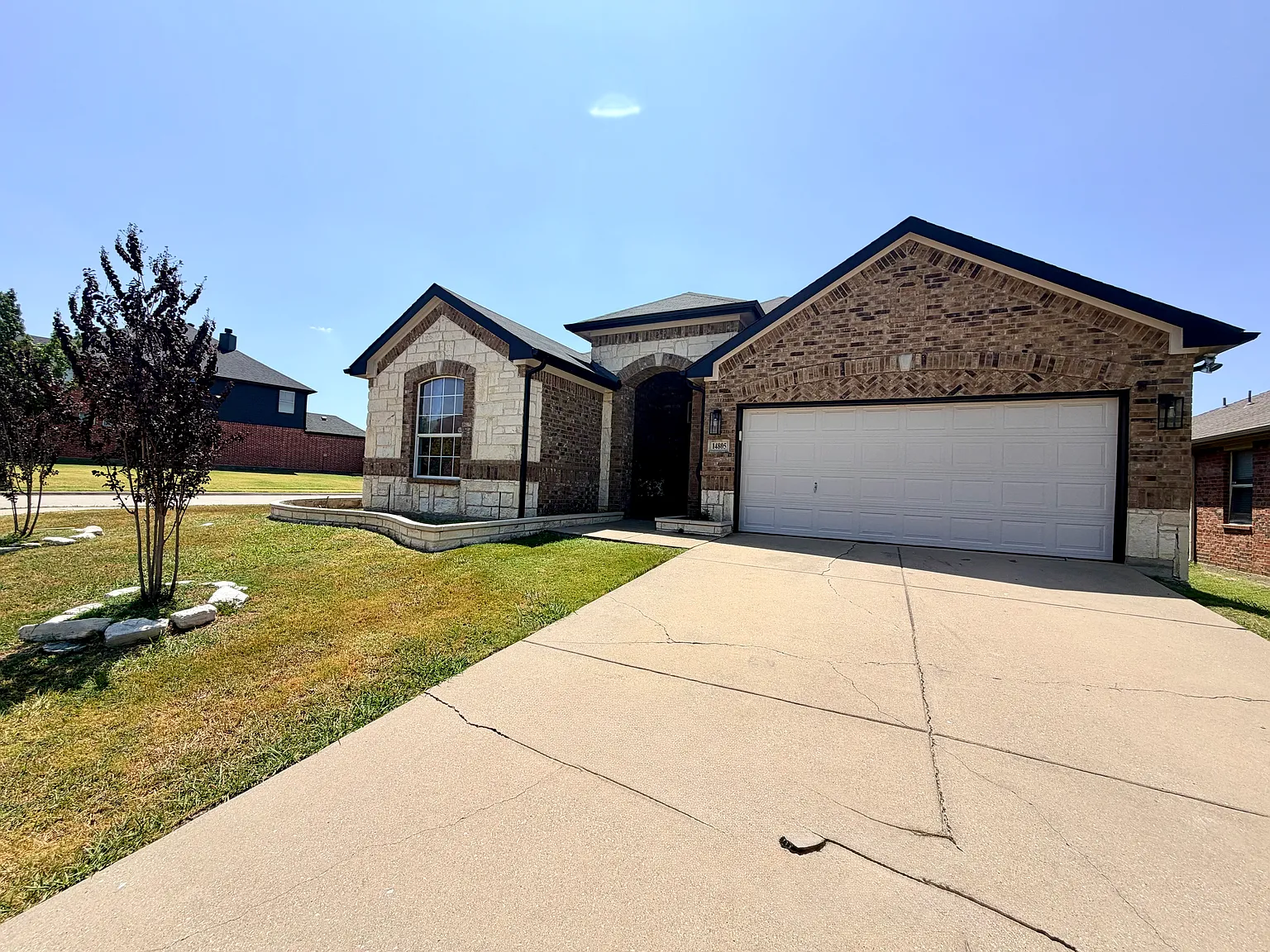 3 bed, 1911 sqft, $2,500 — Photo 2