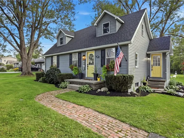 212 Schwartz Rd, Lancaster, NY 14086