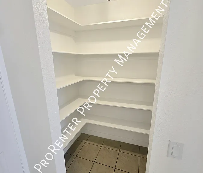975 E Essex Court Way #3 — Photo 21