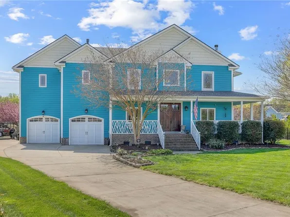 102 Falcons Cv, Moyock, NC 27958