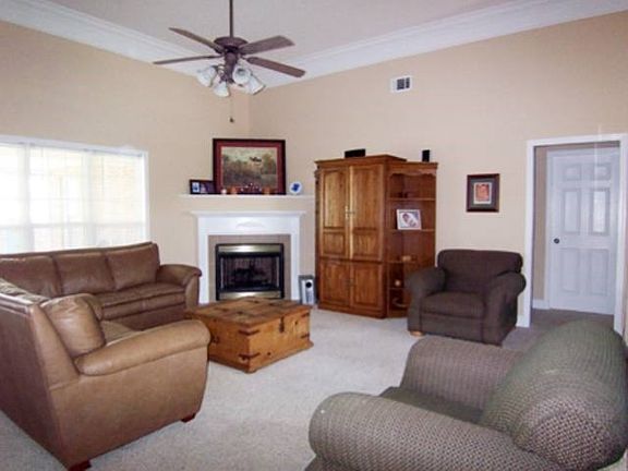 4th image of 210 Sedgebrooke Dr