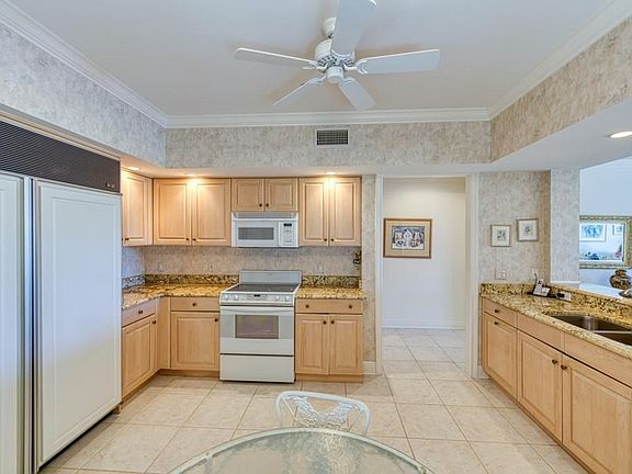 2nd image of 1450 Ocean Dr #1D
