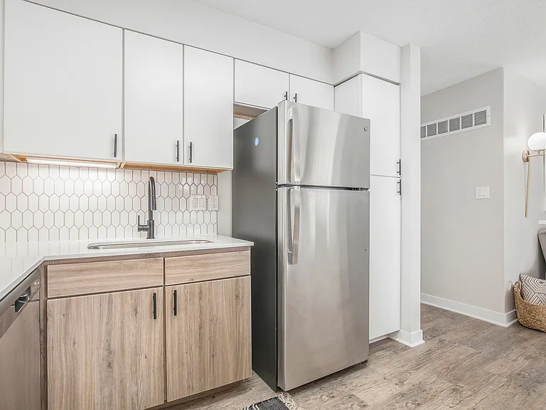 Kenilworth Apartments — Photo 51