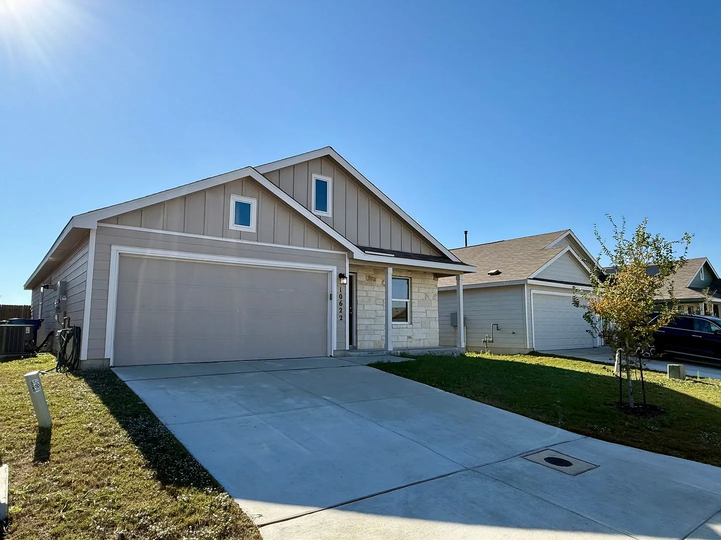 Gorgeous 3 bedroom | 2 bath home in great location! Minutes to Randolph AFB and Ft Sam/BAMC — Photo 2