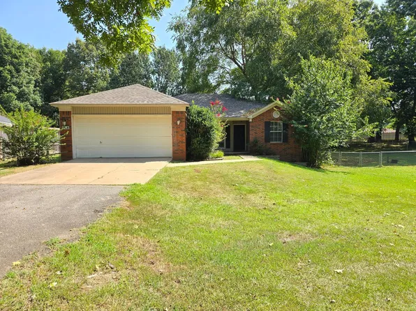 1326 Tijeras Rd, Benton, AR 72019