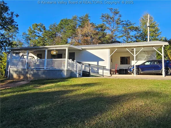 109 Breezy Ln, Cottageville, WV 25239