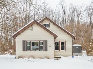 102 Elmore Dr, Rochester, NY 14606