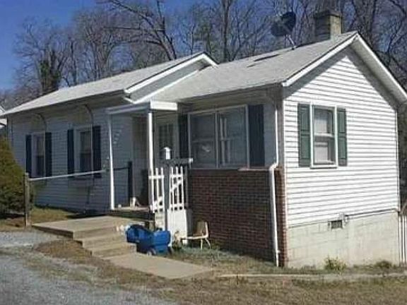 5th image of 402 W Forest St