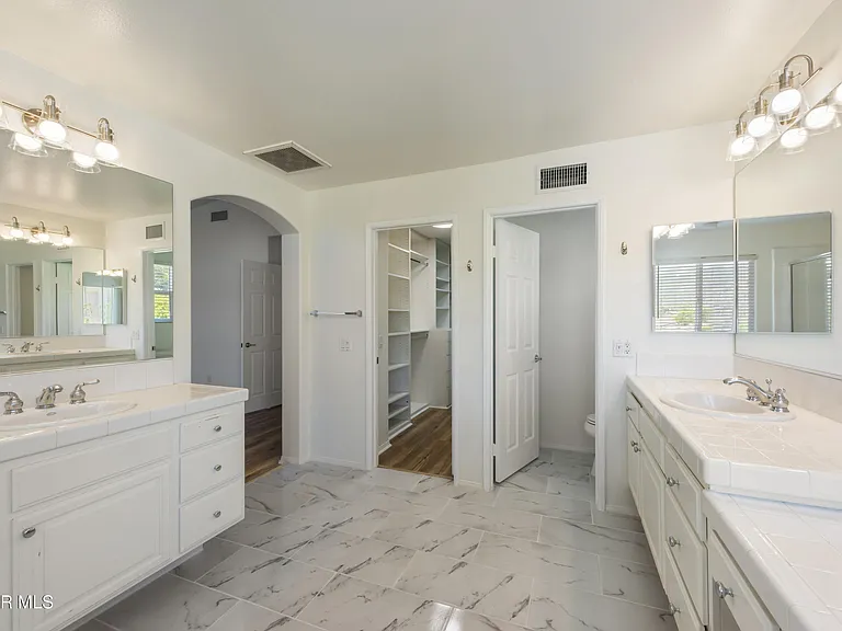 2946 Venezia Ln — Photo 21