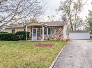 2407 Country Ln, McHenry, IL 60051